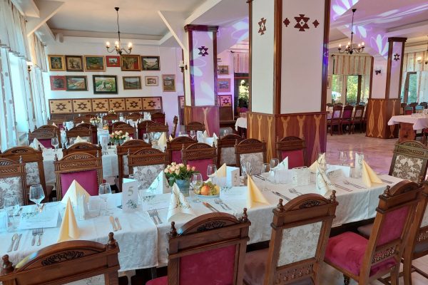 restaurant-scaled